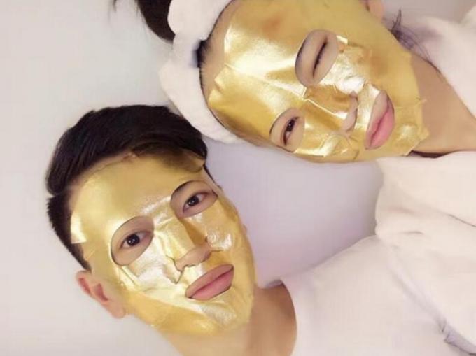 Anti Wrinkle 24K Gold Foil Mask , Moisturizing Face Mask For Acne Scars And Oily Skin